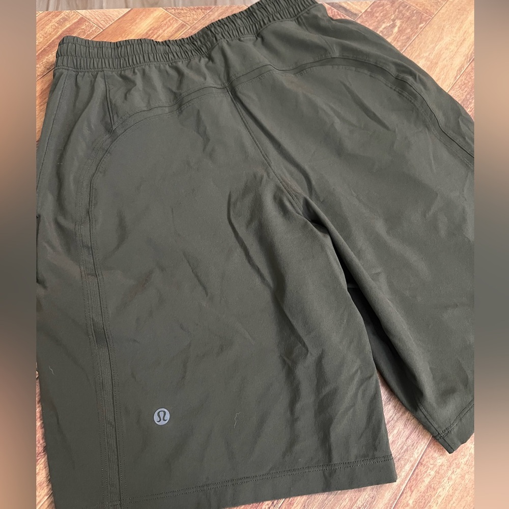 Lululemon Athletica Military Green Pace Breaker Lined 7”